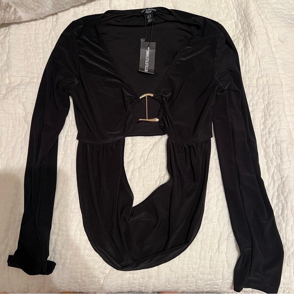 PrettyLittleThing Black Long Sleeve Crop Top with Gold Ring Cutout
